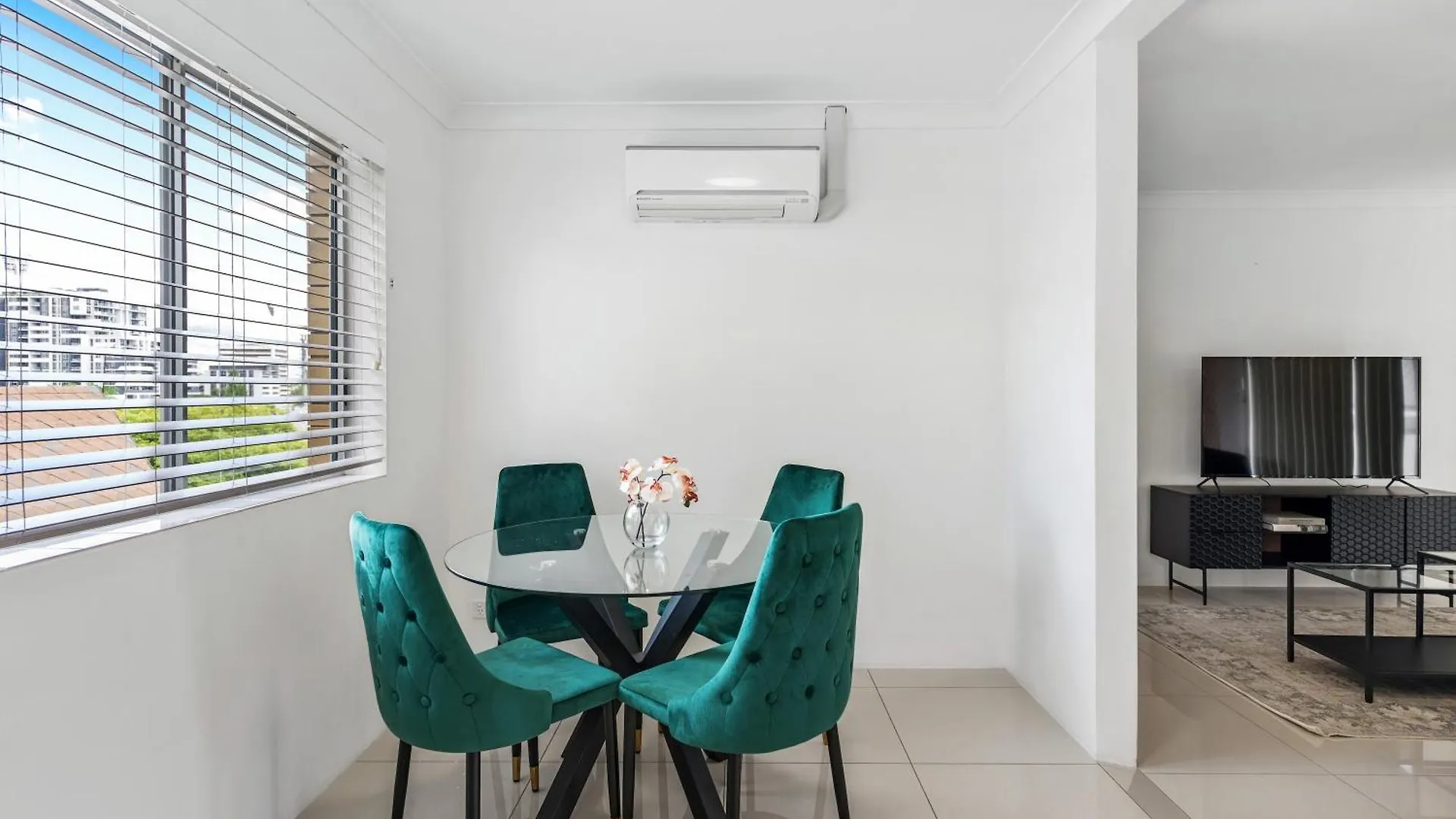 Spacious 2Brm Apt Close To Gabba With Parking & Wifi Brisbane Australia